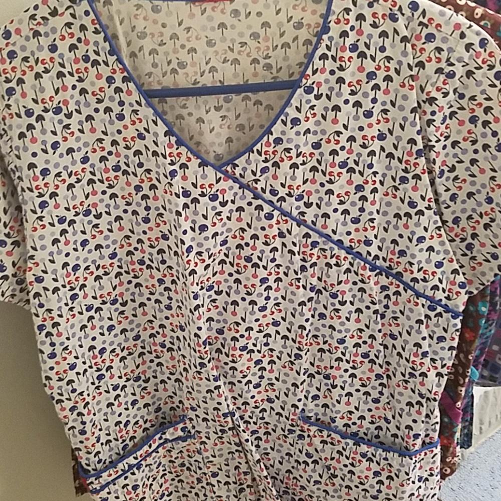 Lot of 8 Dickies scrub/uniform tops size S-XS - Picture 5 of 8